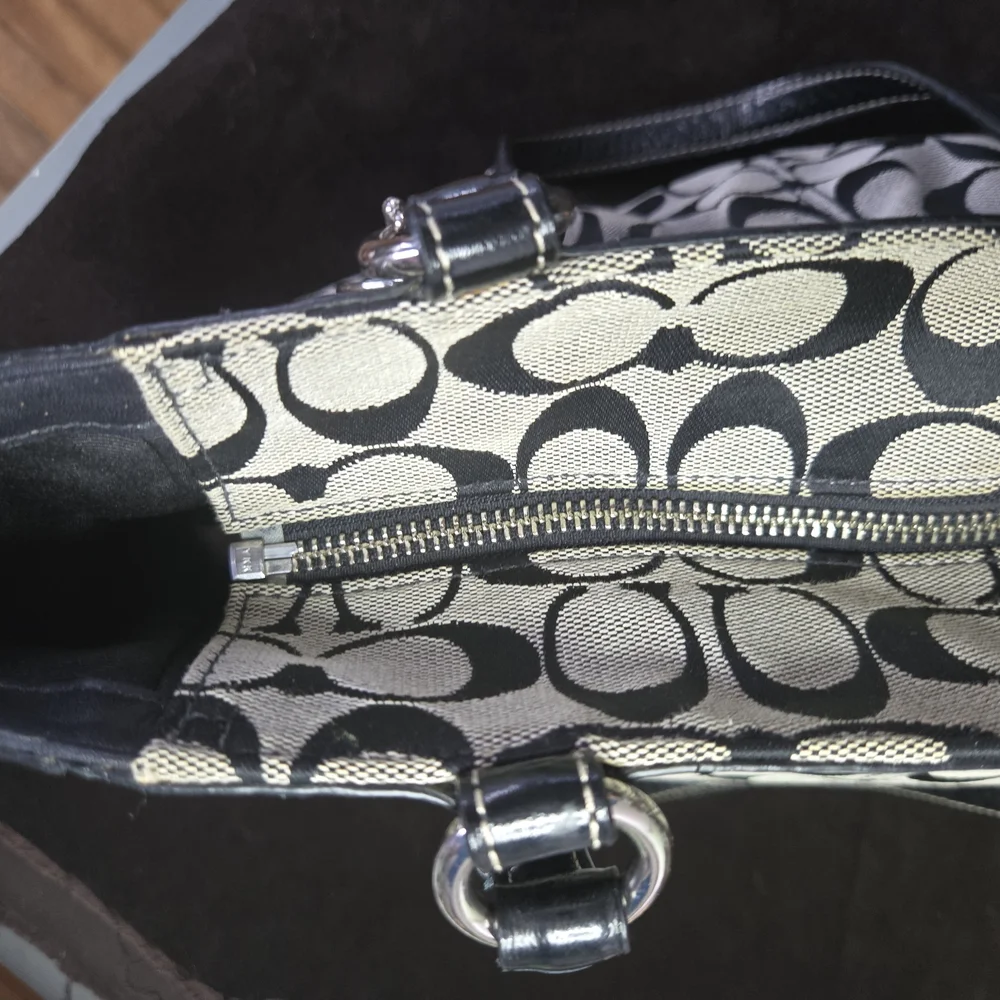 Authentic COACH Signature Pleated Gallery Tote - Black/Grey (F14281) - Picture 10 of 15